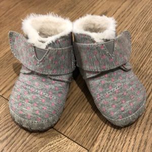 DONATED TOMS girl crib shoes